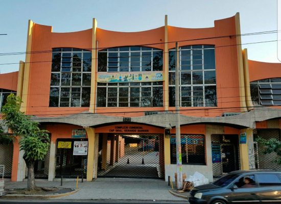 Fachada de edificio Gerardo Barrios en San Salvador.